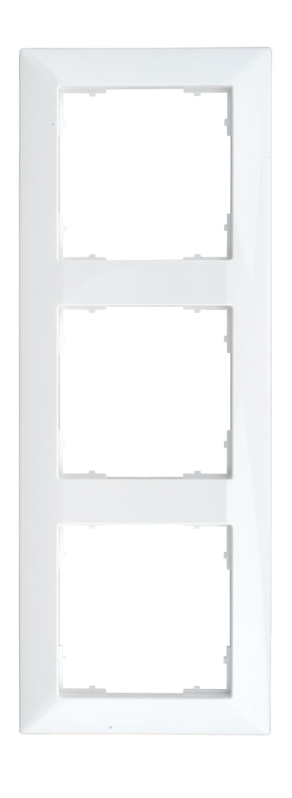 Ramă pentru 3 aparate cu dimensiuni de 55x55mm, albă