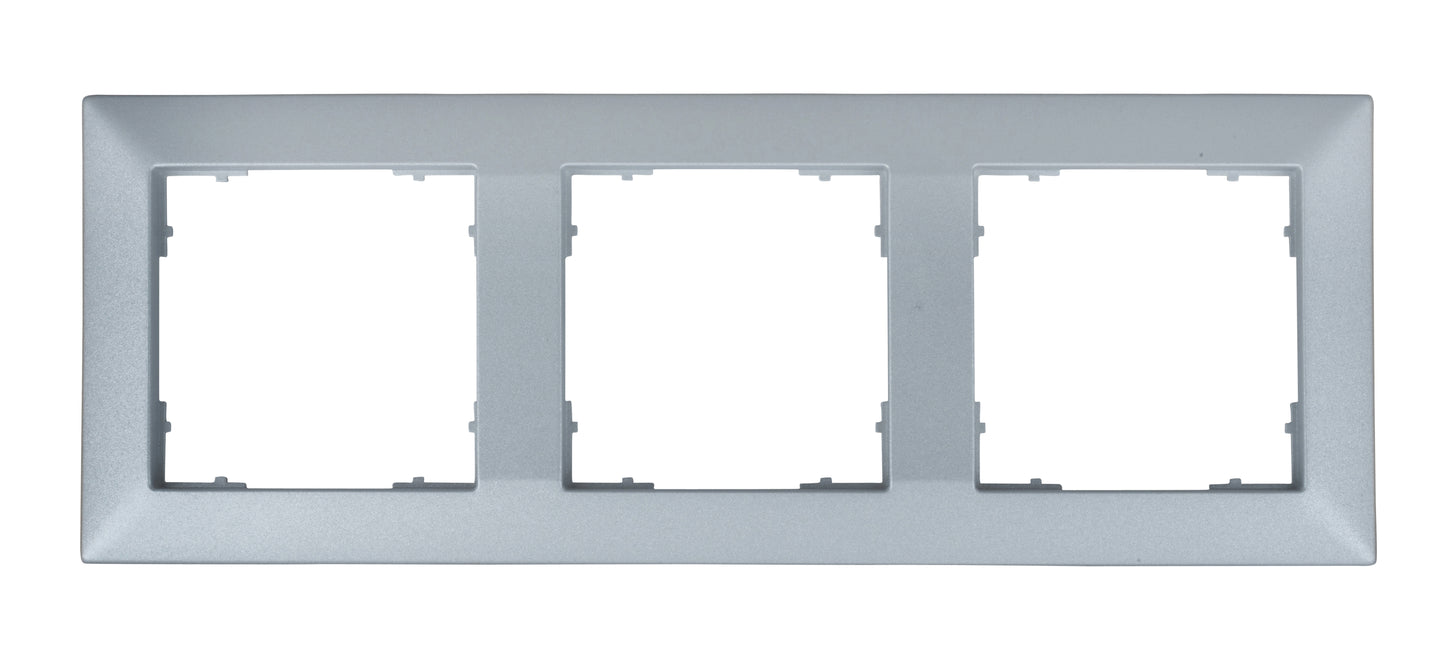 Ramă pentru 3 aparate cu dimensiuni de 55x55mm, argintie