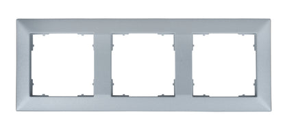 Ramă pentru 3 aparate cu dimensiuni de 55x55mm, argintie